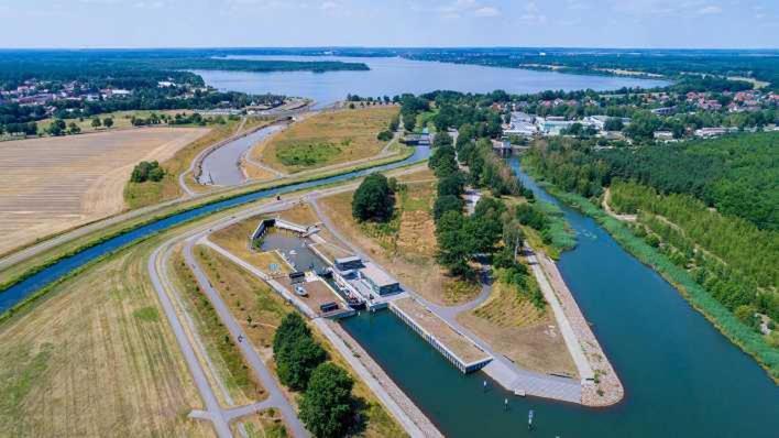 Grosszuegige Ferienwohnung Am Waldesrand Im Seenland Lauta Bagian luar foto