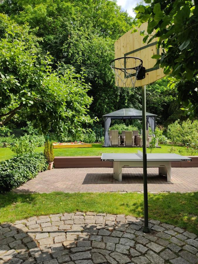 Grosszuegige Ferienwohnung Am Waldesrand Im Seenland Lauta Bagian luar foto